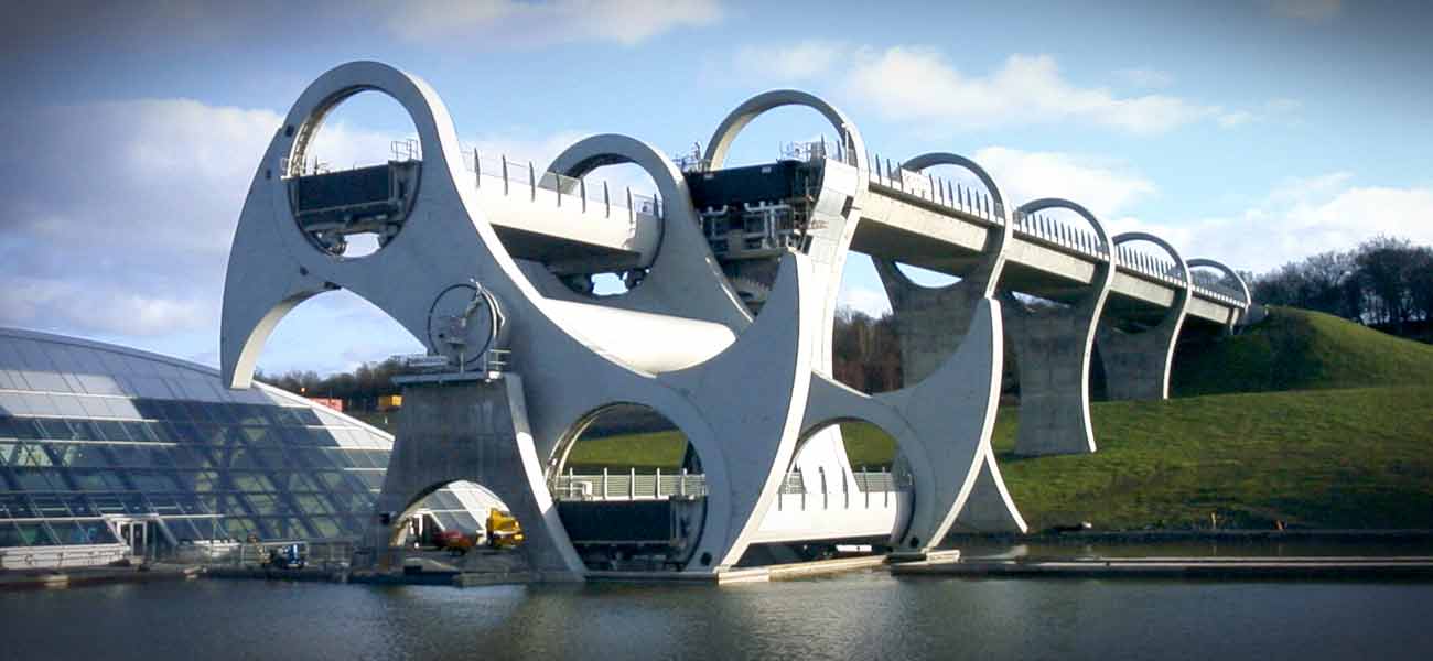 Falkirk Wheel: a solução para o transporte de embarcações