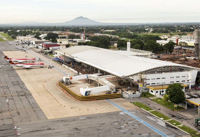 Construção Estrutura metálica  Comerciais e Institucionais Aerporto