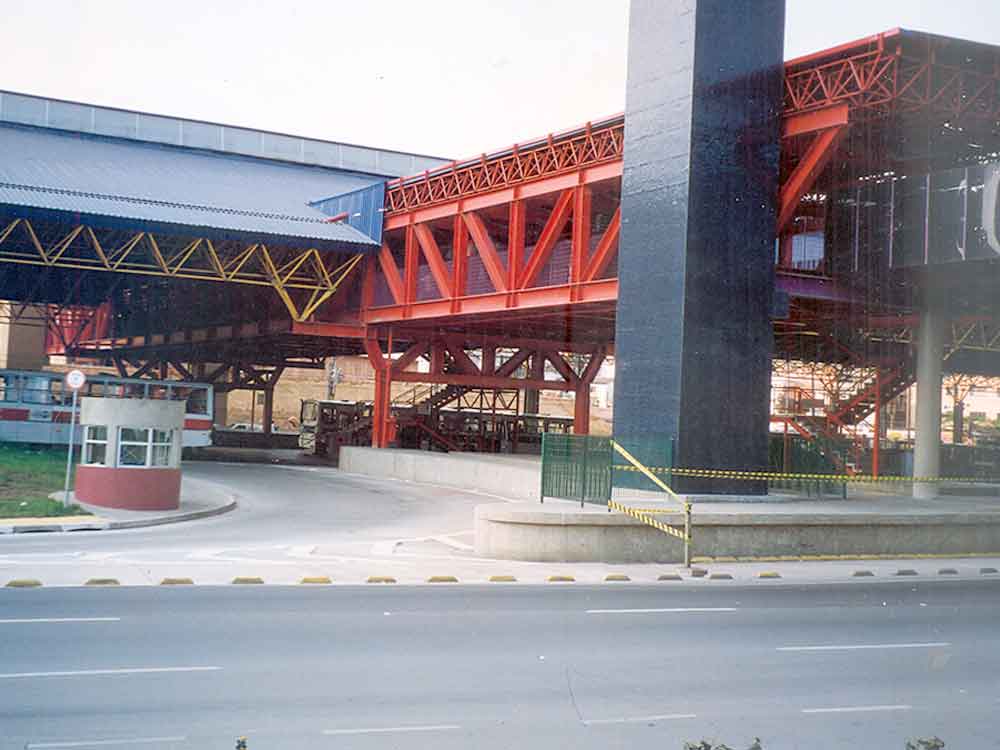Construção Estrutura metálica  Pontes e Passarelas Terminal João Dias - SP Transporte