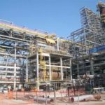 Construção Estrutura metálica Prédio de Reatores com 110m de Altura – REDUC – Petrobras