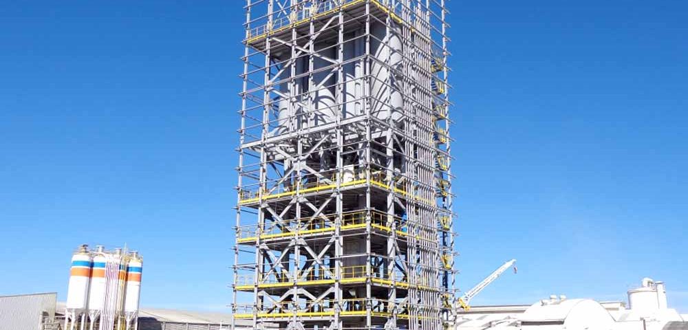 Construção Estrutura metálica  Cimento e Fertilizantes Torre de Processo - MC Bauchemie